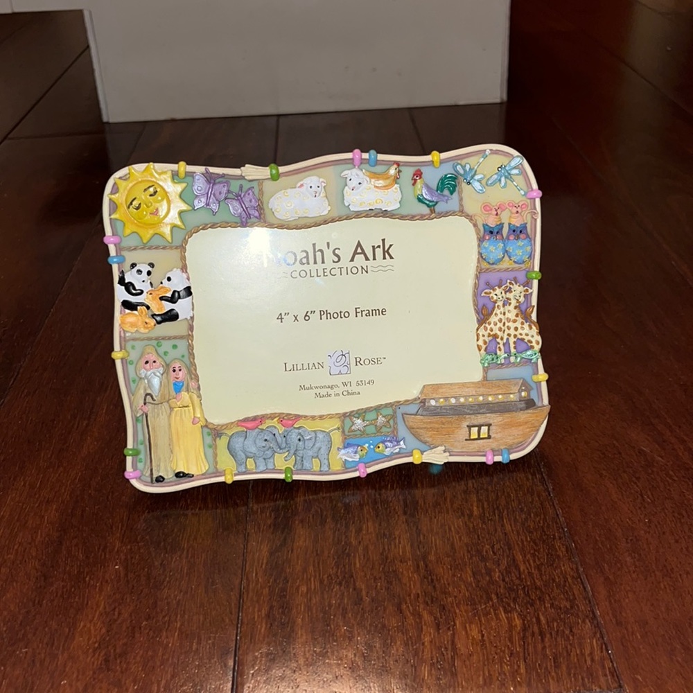 BRAND NEW Noah’s Ark picture frame